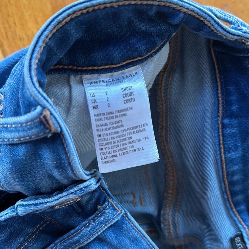 American Eagle Ripped Jeans - Picture 5 of 5